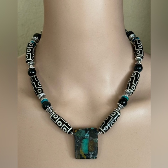Adjustable 18-1/2 inch Tibetan Agate beads and Turquoise bead Necklace NWOT - Picture 8 of 10
